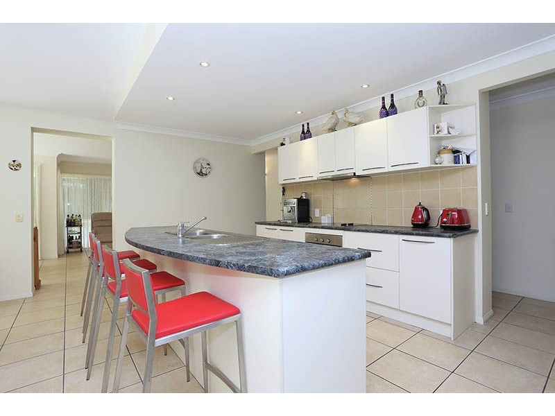 34 Gordon Crescent, Sandstone Point QLD 4511