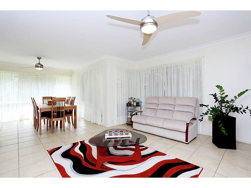 34 Gordon Crescent, Sandstone Point QLD 4511