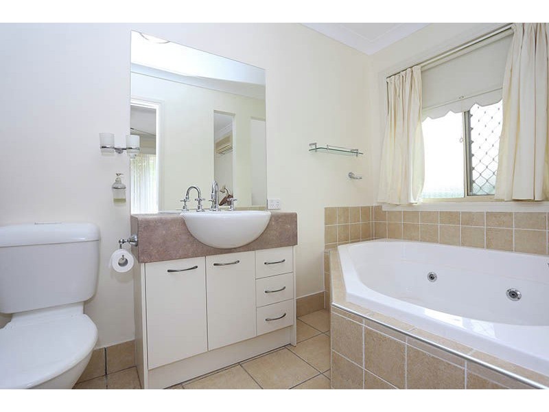 34 Gordon Crescent, Sandstone Point QLD 4511