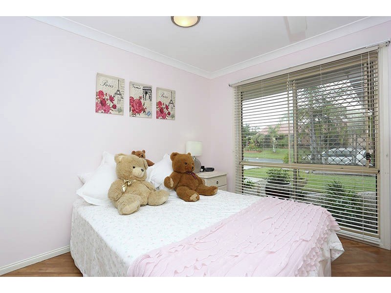 34 Gordon Crescent, Sandstone Point QLD 4511