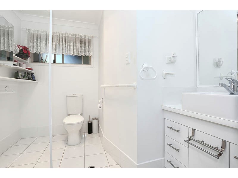 27 Pheasant Avenue, Banksia Beach QLD 4507