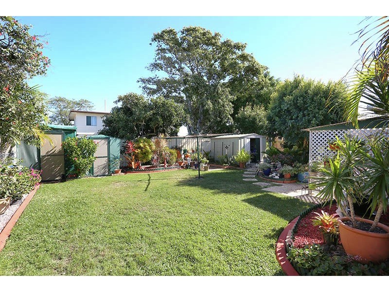 27 Pheasant Avenue, Banksia Beach QLD 4507