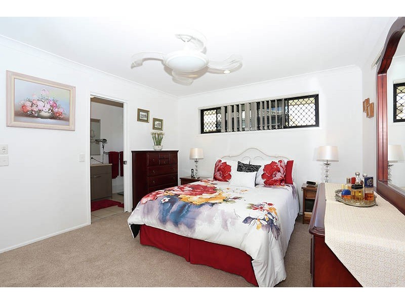 248 Bestmann Rd, Sandstone Point QLD 4511