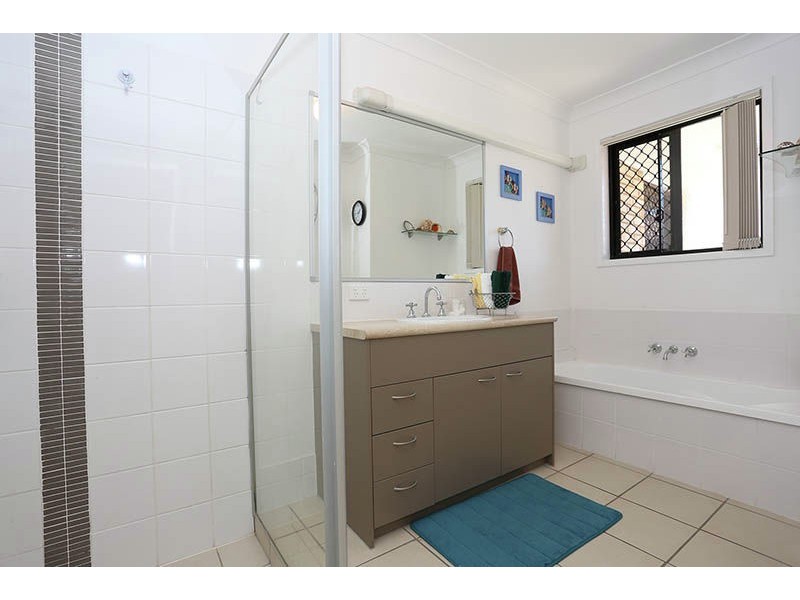 248 Bestmann Rd, Sandstone Point QLD 4511