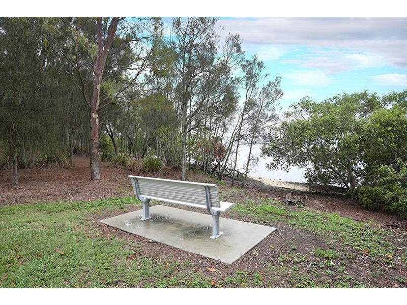 9 Seabreeze Court, Sandstone Point QLD 4511