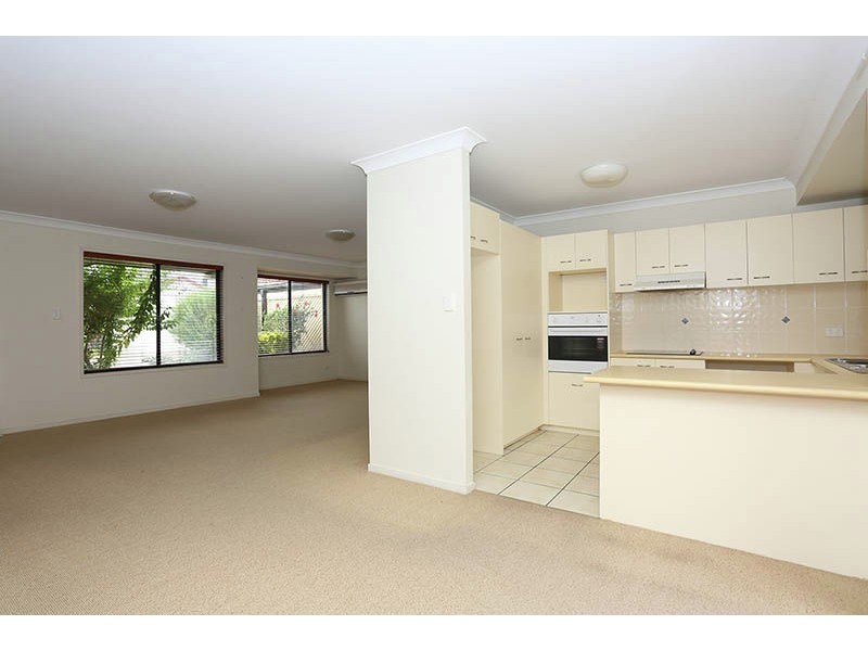 9 Seabreeze Court, Sandstone Point QLD 4511