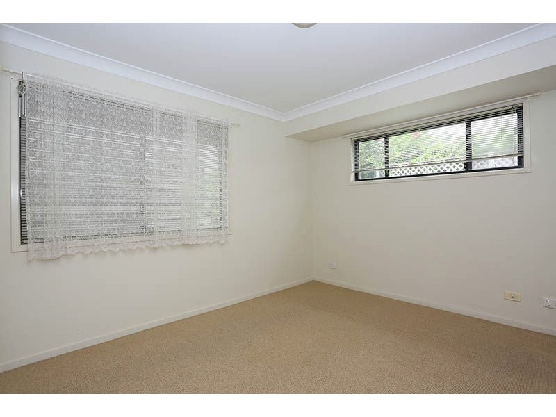 9 Seabreeze Court, Sandstone Point QLD 4511