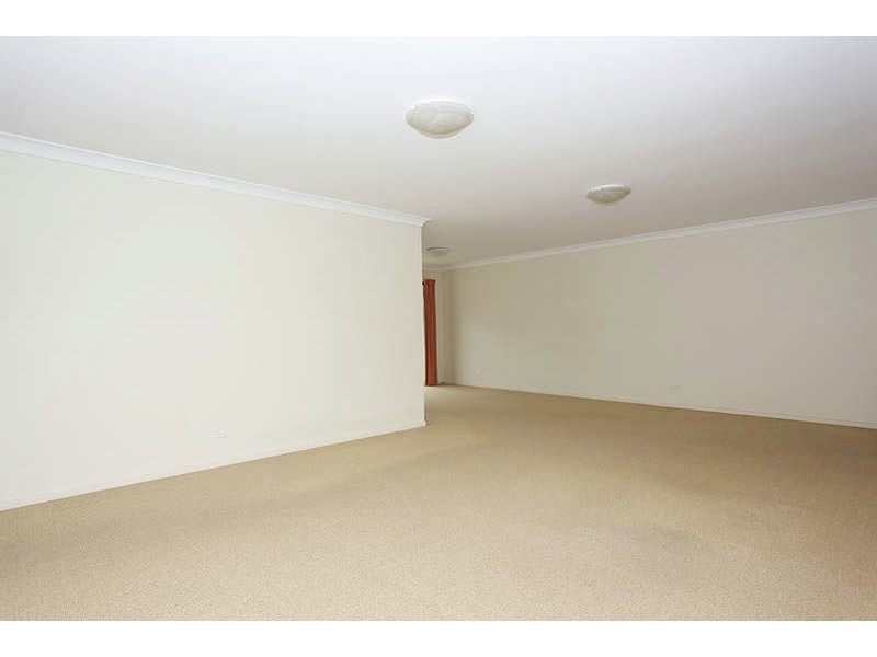 9 Seabreeze Court, Sandstone Point QLD 4511