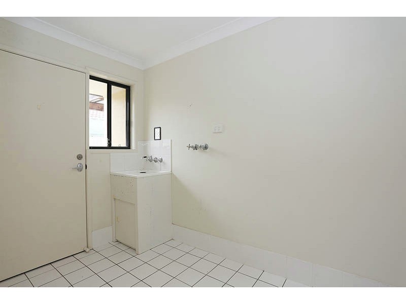 9 Seabreeze Court, Sandstone Point QLD 4511