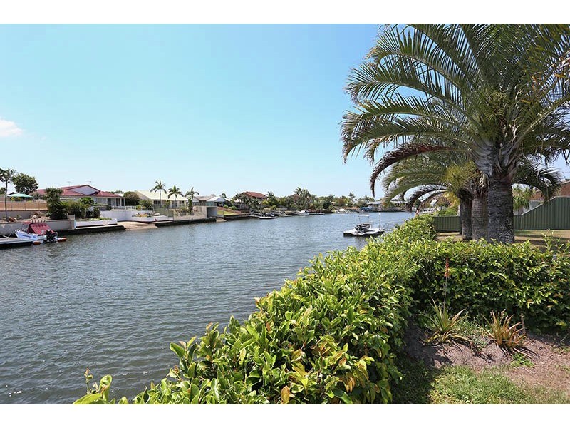1/89 Oleander Drive, Bongaree QLD 4507