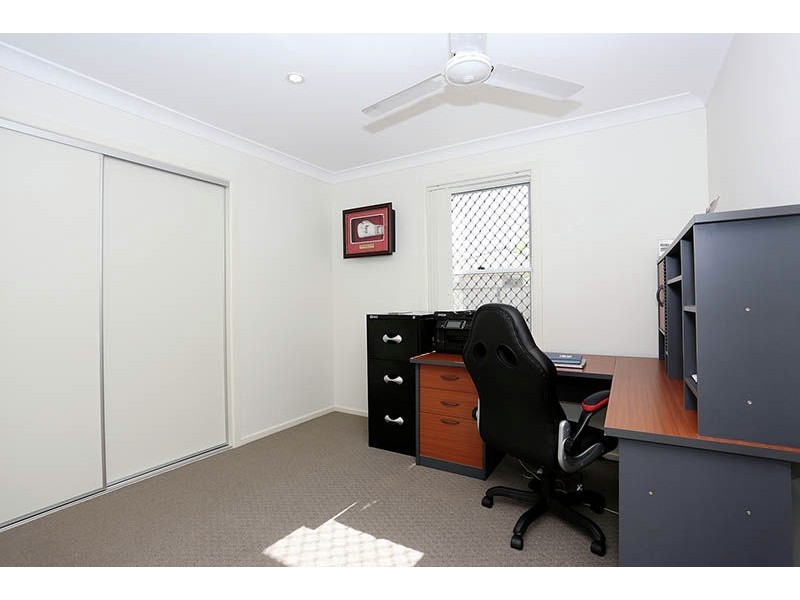 6 Sinclair Place, Ningi QLD 4511