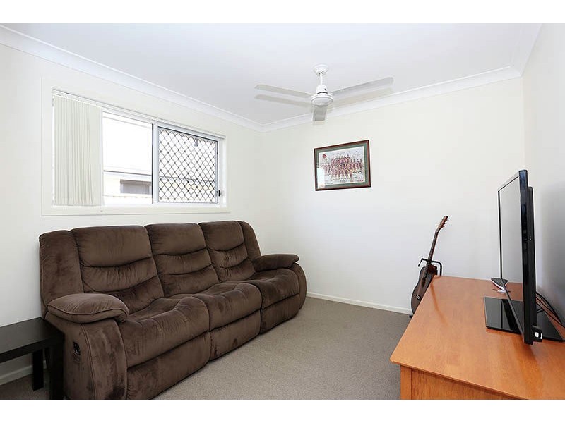 6 Sinclair Place, Ningi QLD 4511