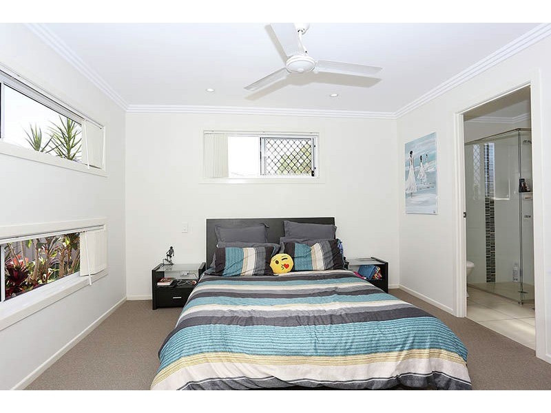 6 Sinclair Place, Ningi QLD 4511