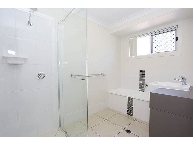 6 Sinclair Place, Ningi QLD 4511