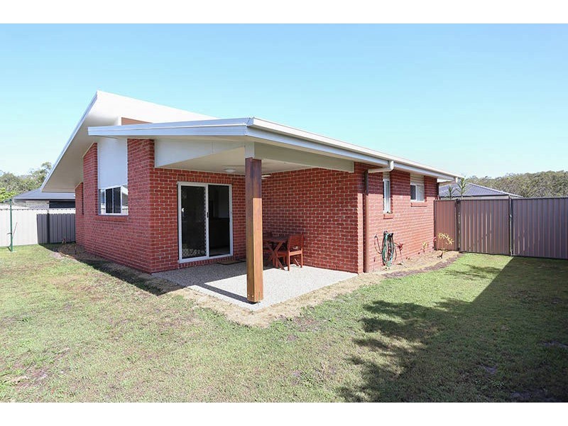 6 Sinclair Place, Ningi QLD 4511