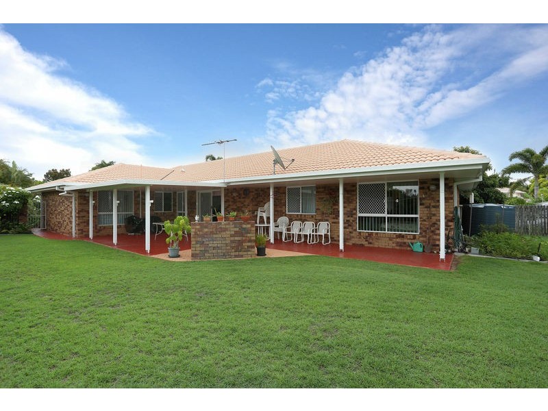 5 Bayswater Crt, Sandstone Point QLD 4511