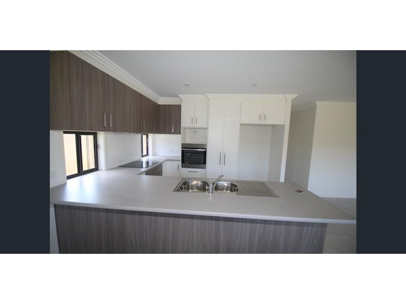 11 Sinclair Place, Ningi QLD 4511