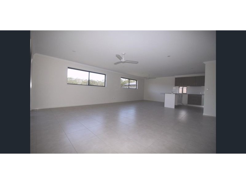 11 Sinclair Place, Ningi QLD 4511