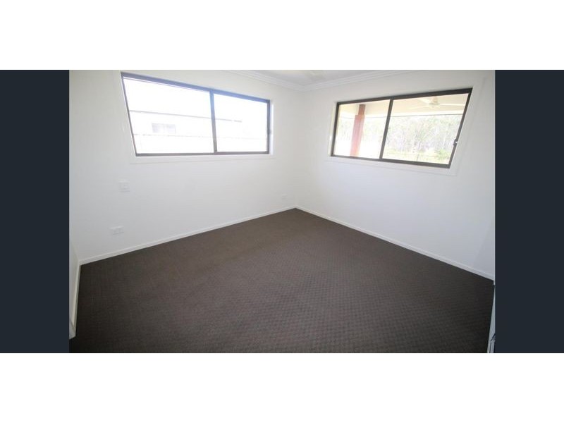 11 Sinclair Place, Ningi QLD 4511