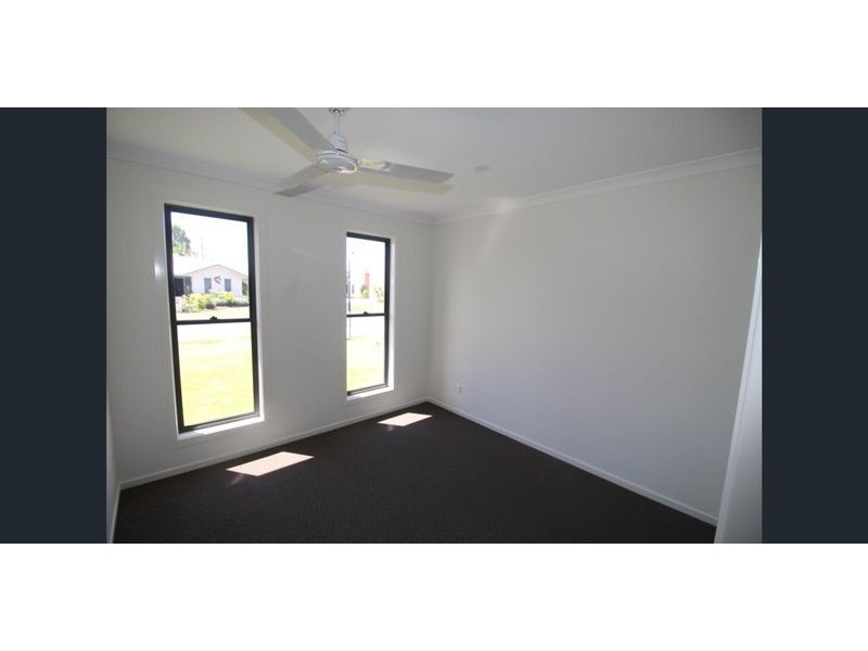 11 Sinclair Place, Ningi QLD 4511