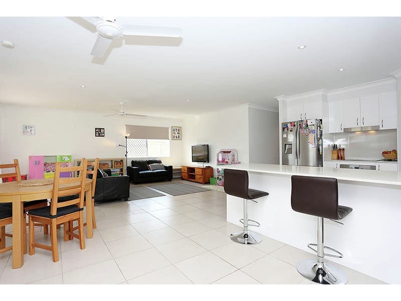 135 Peel Road, Ningi QLD 4511
