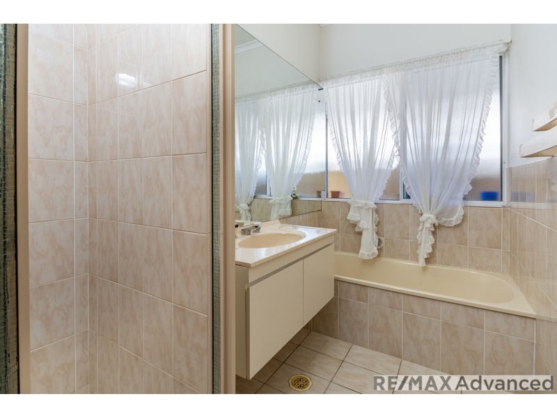 2 Elizabeth Batts Court, Banksia Beach QLD 4507