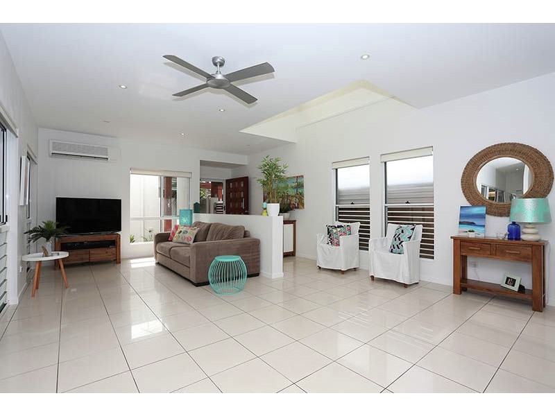 2/52 Banya St, Bongaree QLD 4507