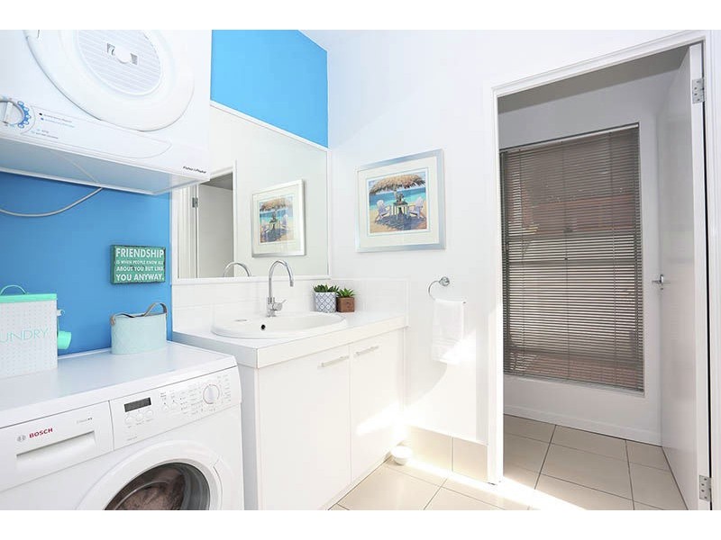 2/52 Banya St, Bongaree QLD 4507