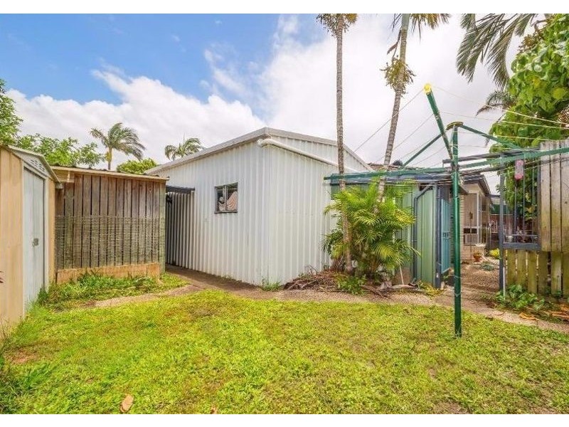 1/8 Dianthus Ave,, Banksia Beach QLD 4507