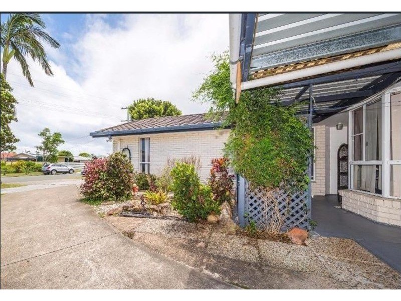 1/8 Dianthus Ave,, Banksia Beach QLD 4507