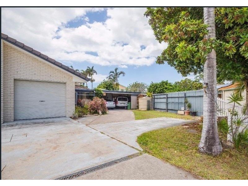 1/8 Dianthus Ave,, Banksia Beach QLD 4507