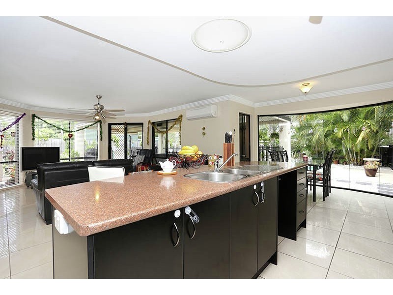 37 Wrenaus Way, Ningi QLD 4511