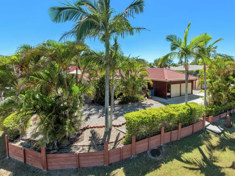 4 Trent Court, Sandstone Point QLD 4511