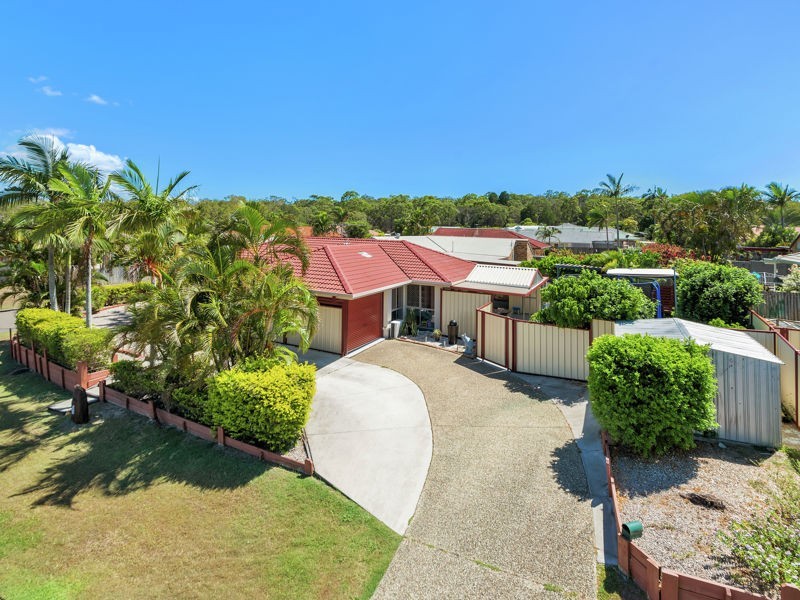 4 Trent Court, Sandstone Point QLD 4511
