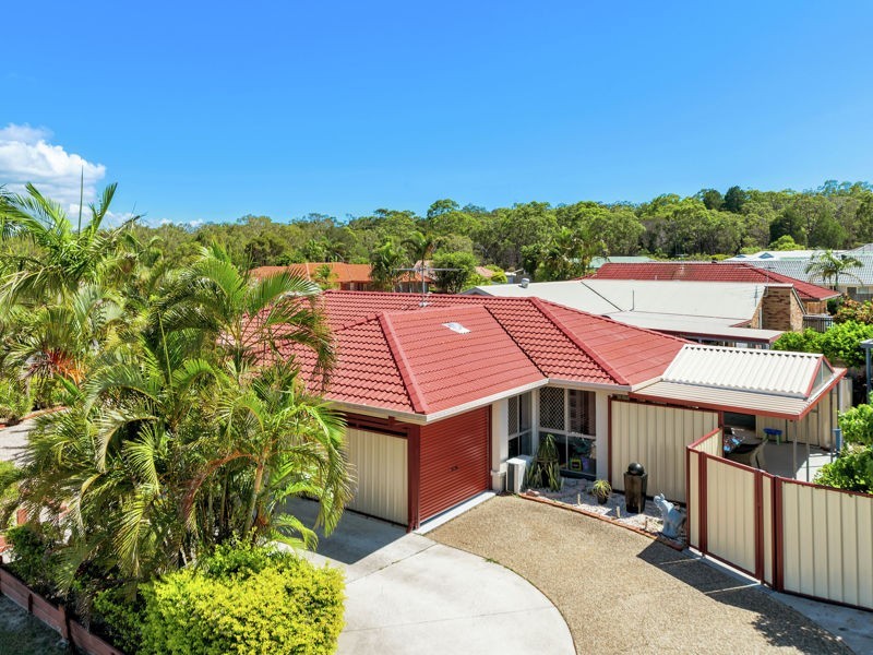 4 Trent Court, Sandstone Point QLD 4511