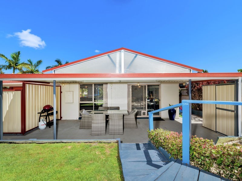 4 Trent Court, Sandstone Point QLD 4511