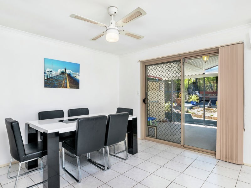 4 Trent Court, Sandstone Point QLD 4511