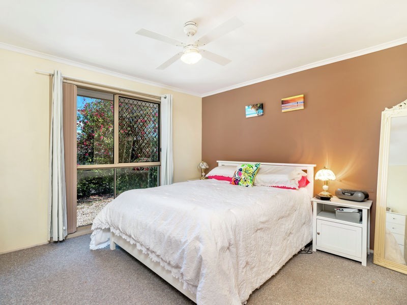 4 Trent Court, Sandstone Point QLD 4511