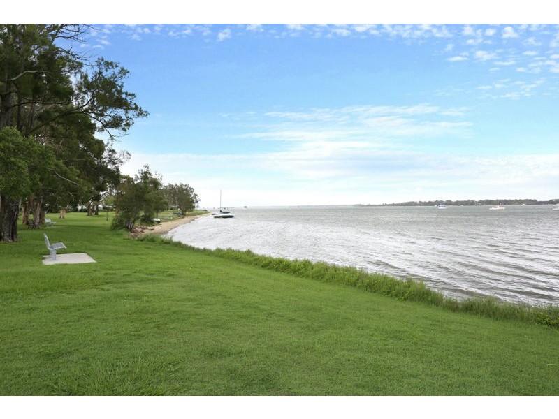 15/8A Spinnaker Drive, Sandstone Point QLD 4511