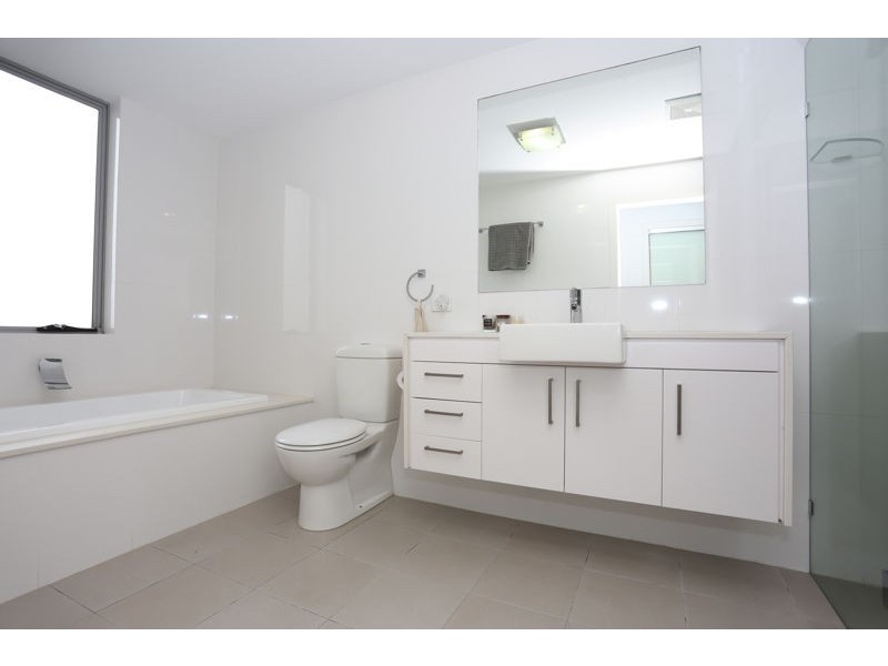15/8A Spinnaker Drive, Sandstone Point QLD 4511