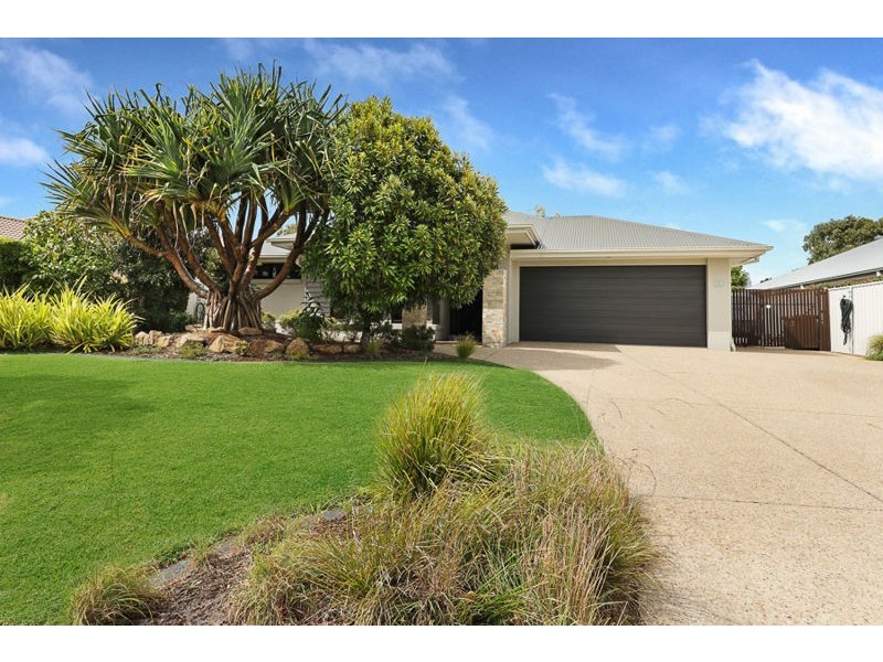 19 Vanillalily Cl, Banksia Beach QLD 4507