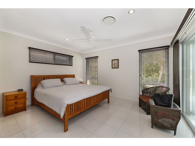 19 Vanillalily Cl, Banksia Beach QLD 4507