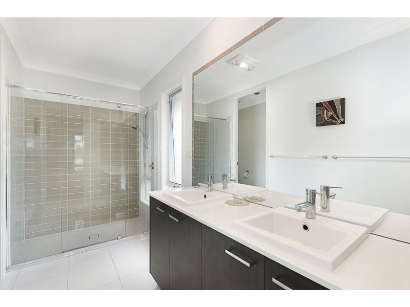 19 Vanillalily Cl, Banksia Beach QLD 4507