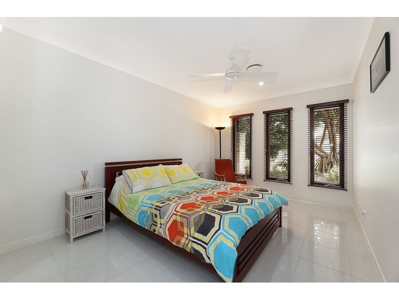19 Vanillalily Cl, Banksia Beach QLD 4507