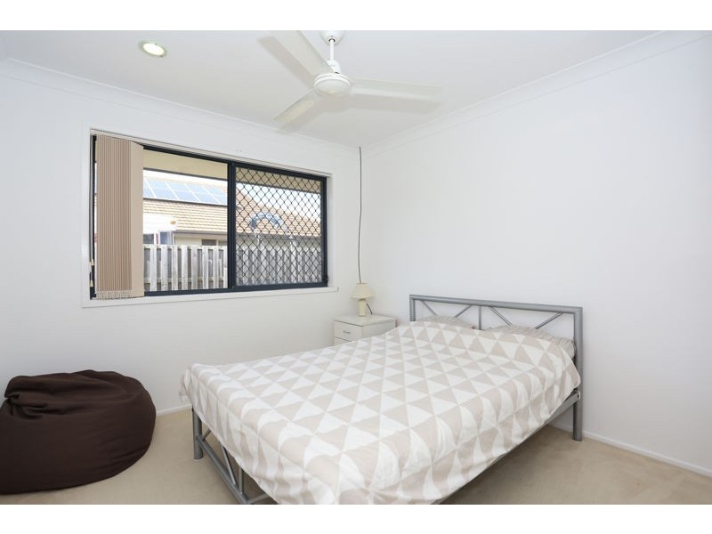 16 Middle Cove Court, Sandstone Point QLD 4511