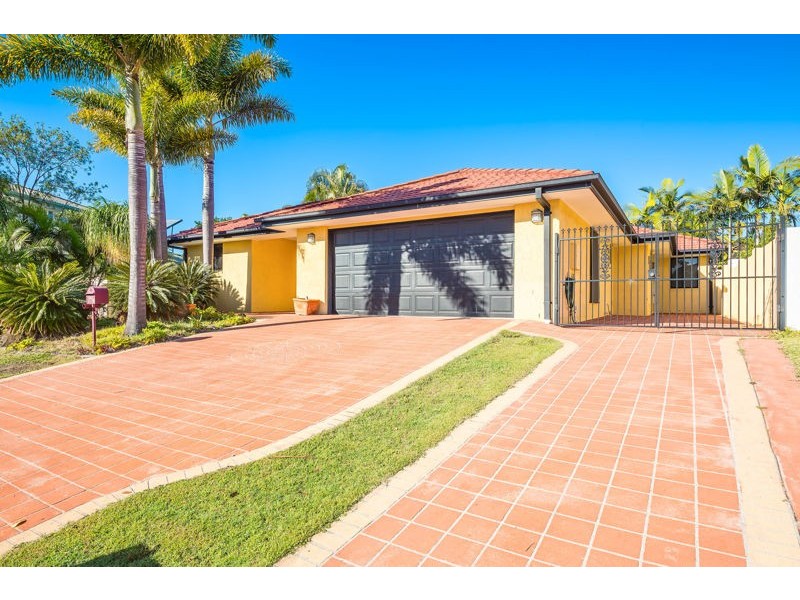 33 Voyagers Drive, Banksia Beach QLD 4507