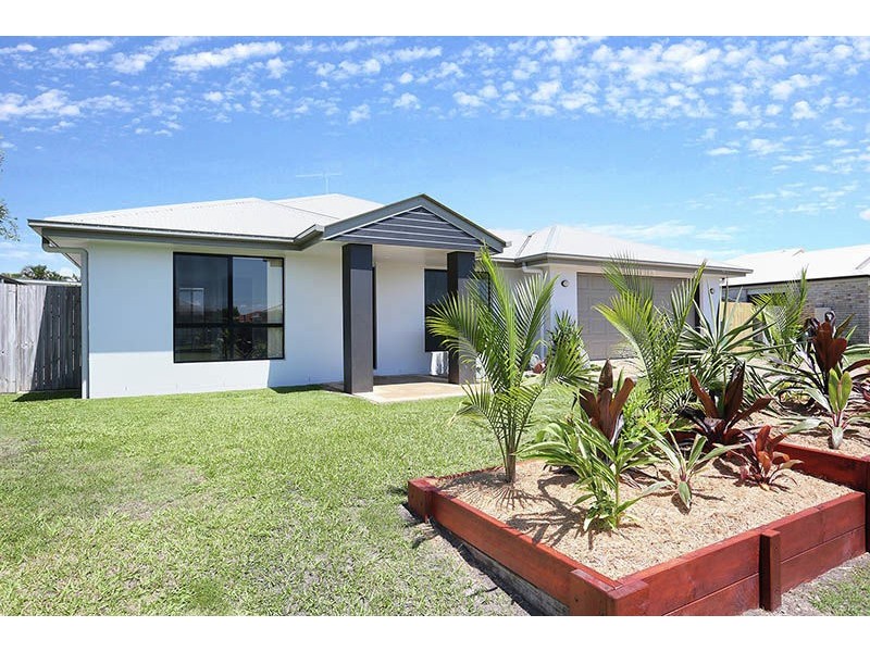 17 Wategoes Street, Sandstone Point QLD 4511