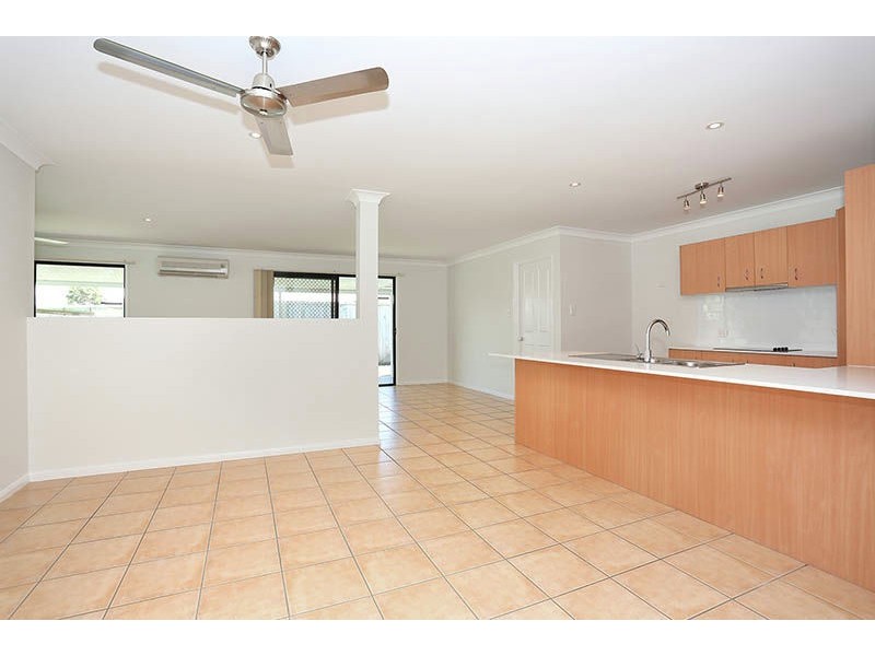 17 Wategoes Street, Sandstone Point QLD 4511