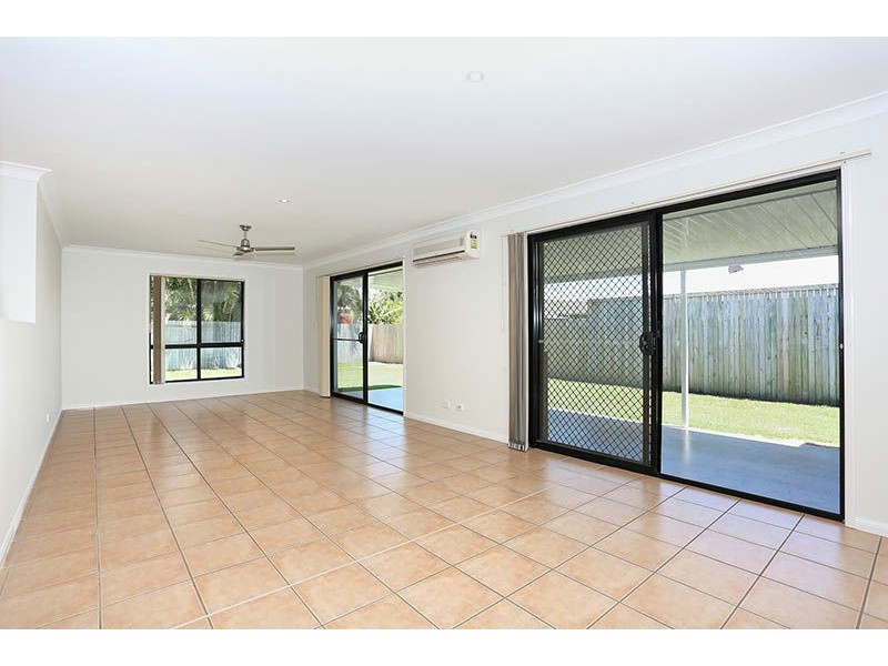 17 Wategoes Street, Sandstone Point QLD 4511