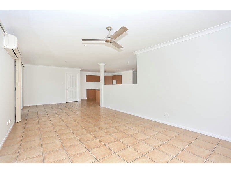 17 Wategoes Street, Sandstone Point QLD 4511
